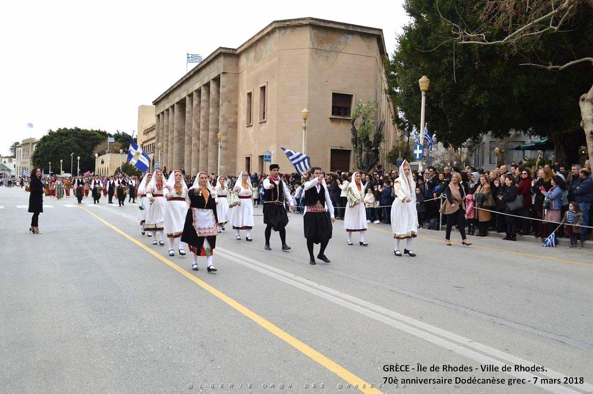 101- Rhodes- Defile Dodecanese grec.JPG